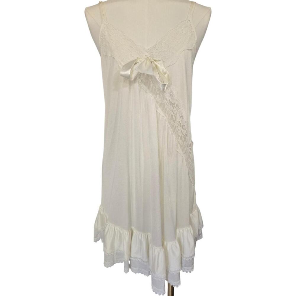 Angelic vintage white babydoll slipnightgown